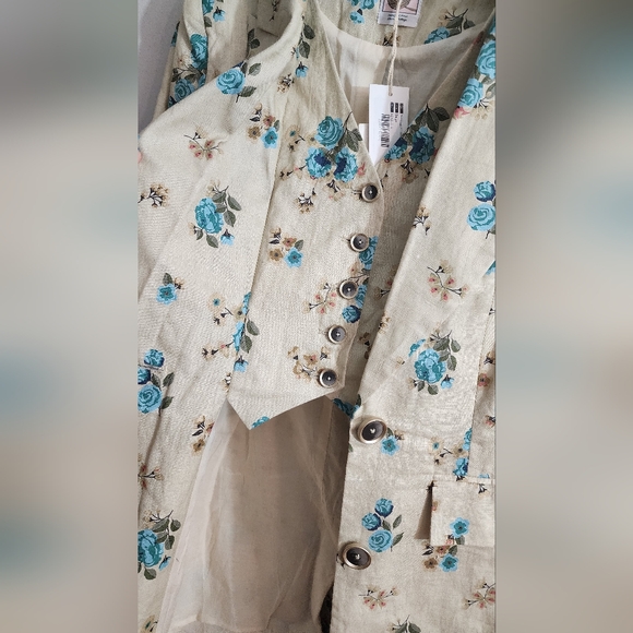 Linennaive Rococo Linen Trench Coat - Picture 5 of 8